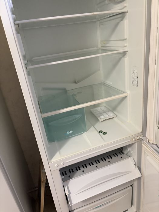 Продаю холодильник Stinol