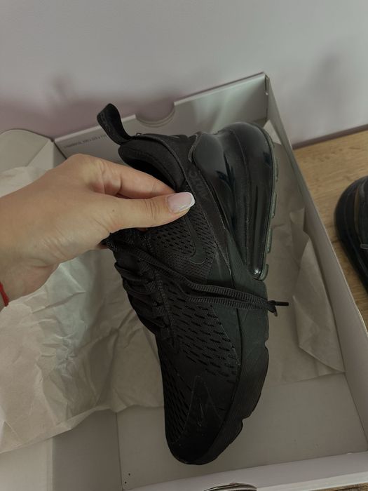 Дамски маратонки Nike Air Max 270