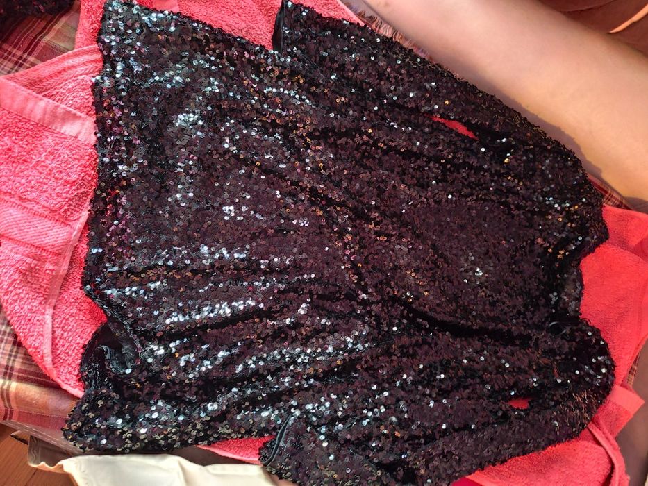 Черна паетена рокля официална