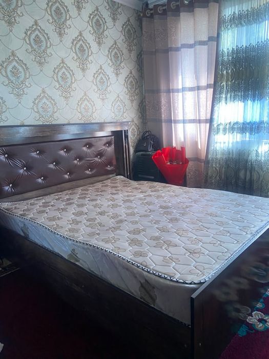 Спальний кровать