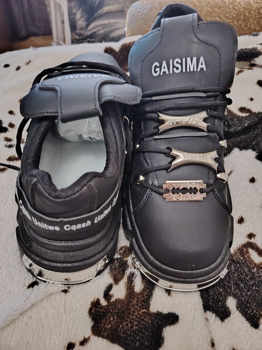 Продаю осенние ботинки