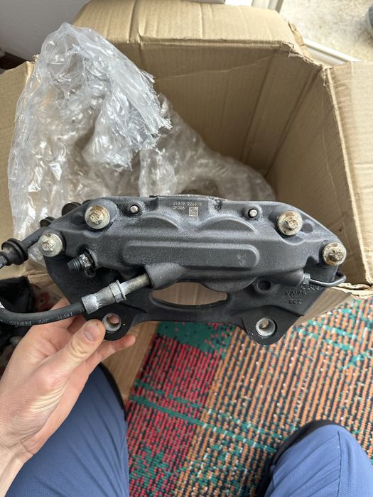 Спирачени апарати от Porsche Macan Brembo 345x30 мм