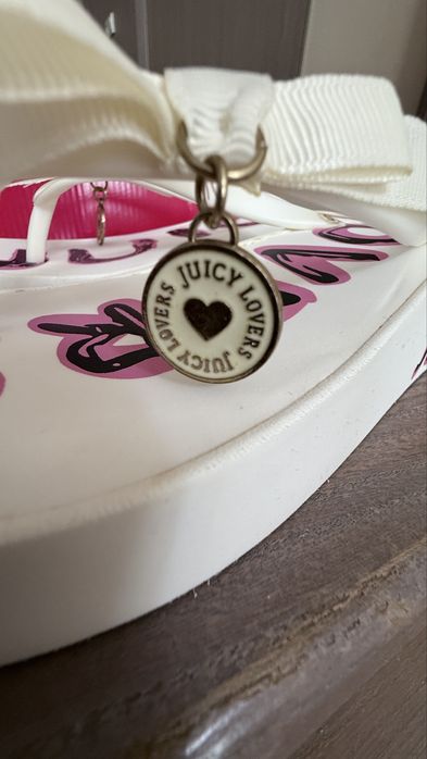 Сланцы Juicy Lovers