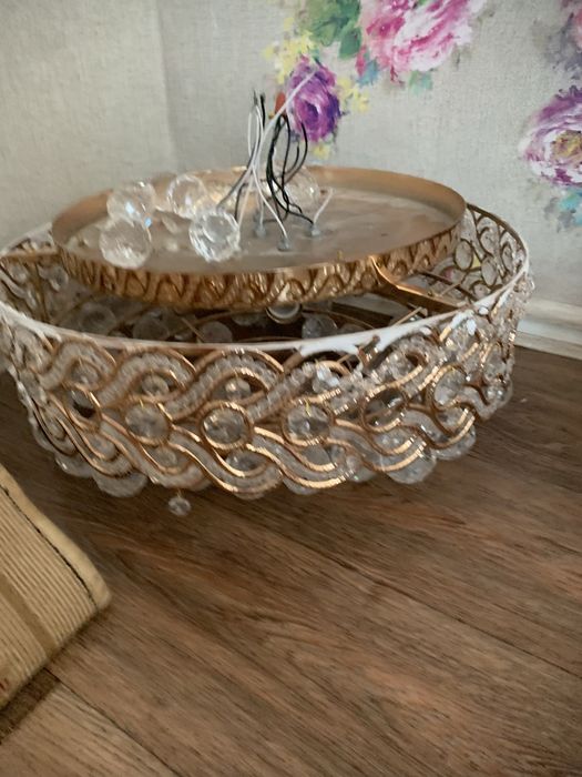 Екы люстра сатылады 10000га