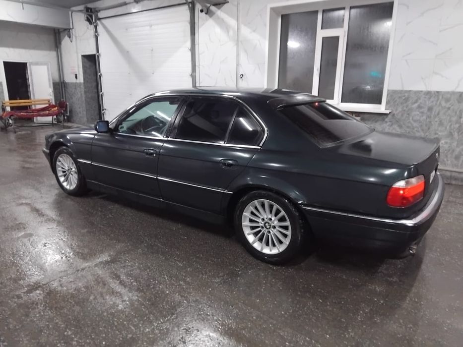Продам бмв 730i.