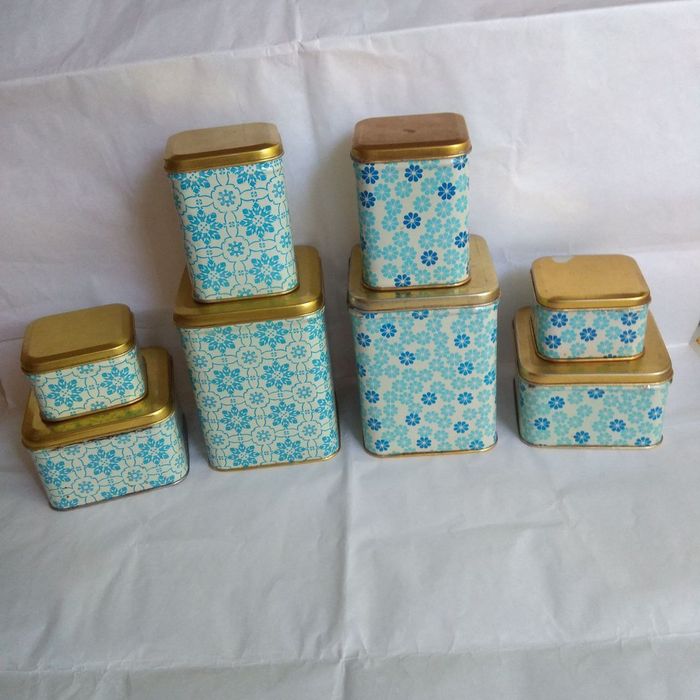 Чайники, вазочки, кофейные кружки