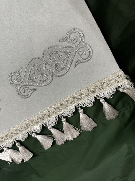 Ак жол и коробочка