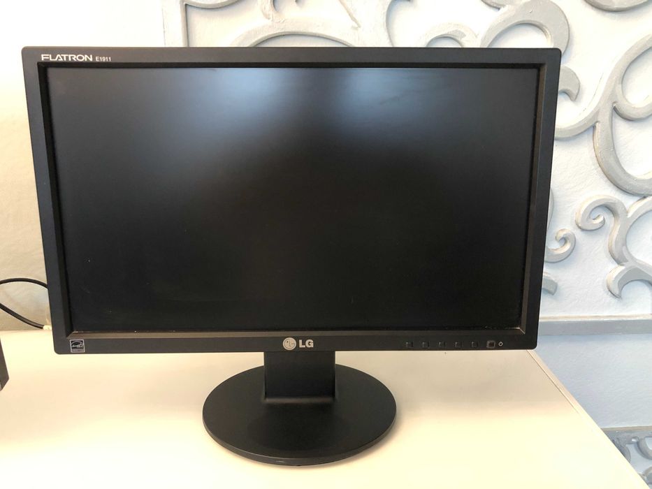 Монитор 15 дюймов LG Flatron E1911 б/у