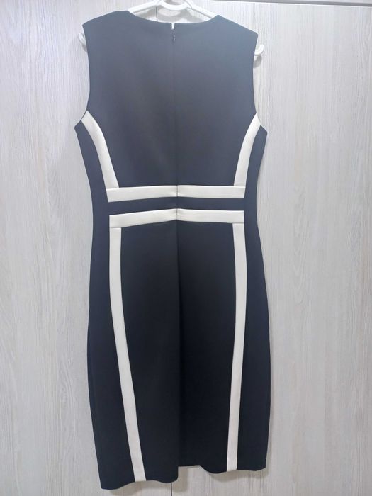 Платье элегантная от Calvin Klein / Vetnam