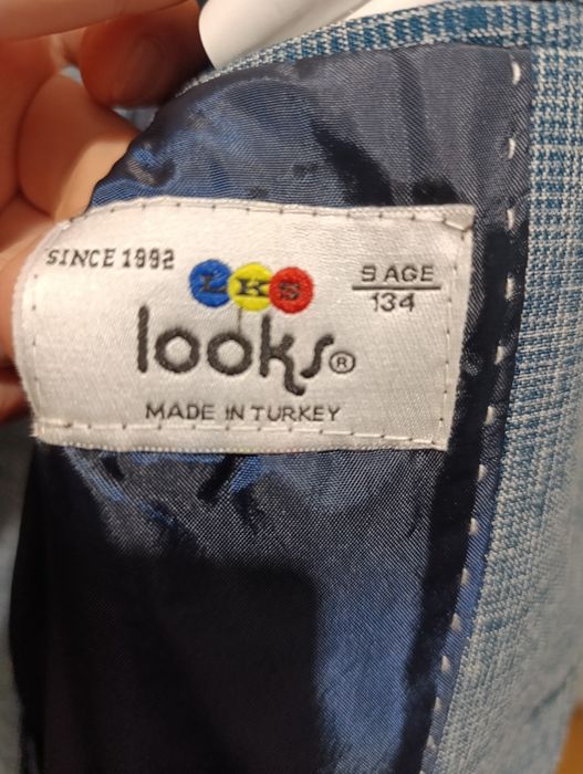 Vând costum copii