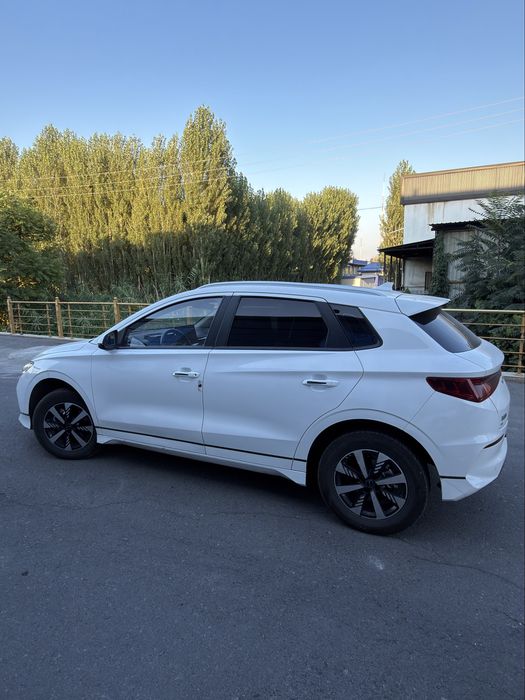 Сотилади BYD E2 нархи орзон
