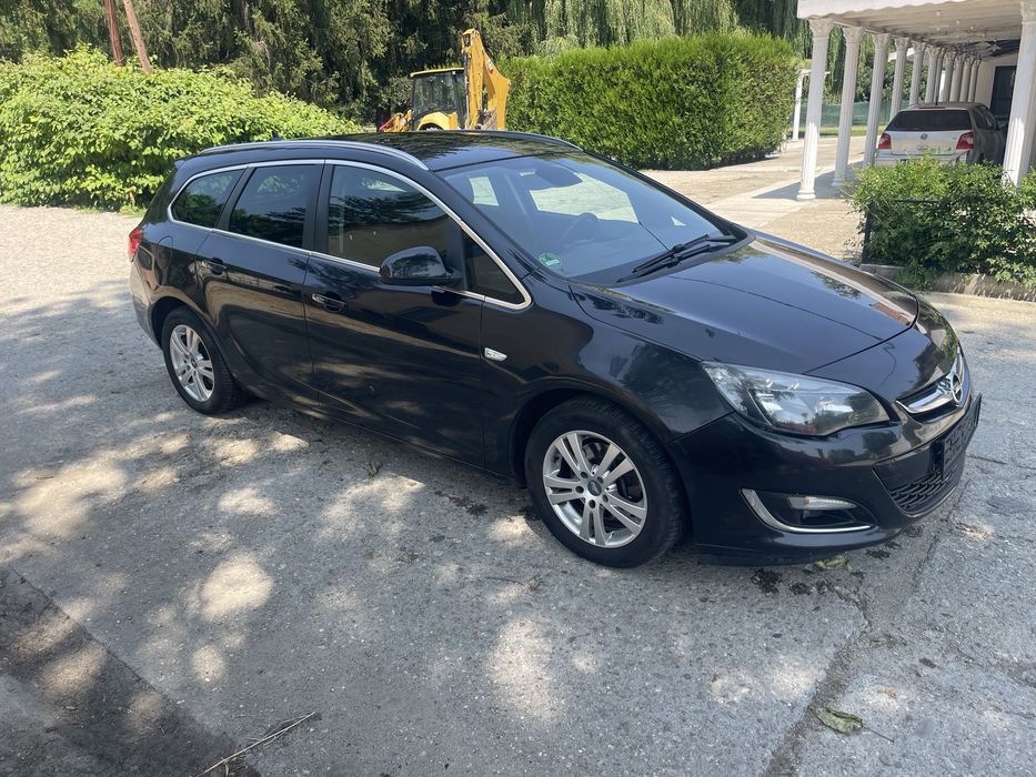 Opel Astra J 1.7 diesel /2013 stare foarte buna/2900 euro