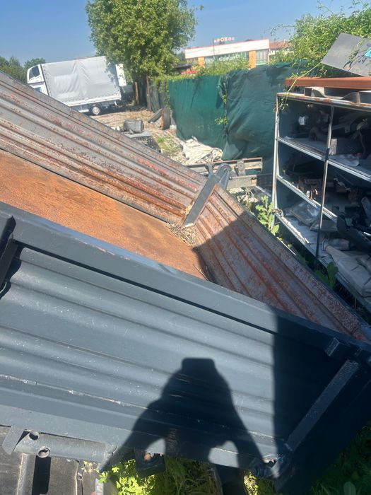 Тристрана самосвална уредба