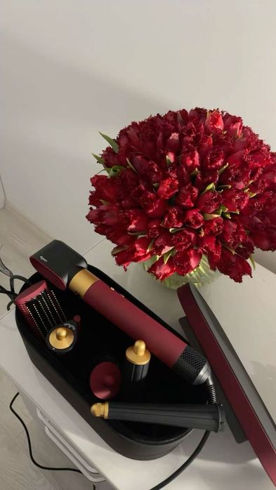 Dyson Airwrap Red Velvet HS08 — эффектная укладка и роскошный стиль!!