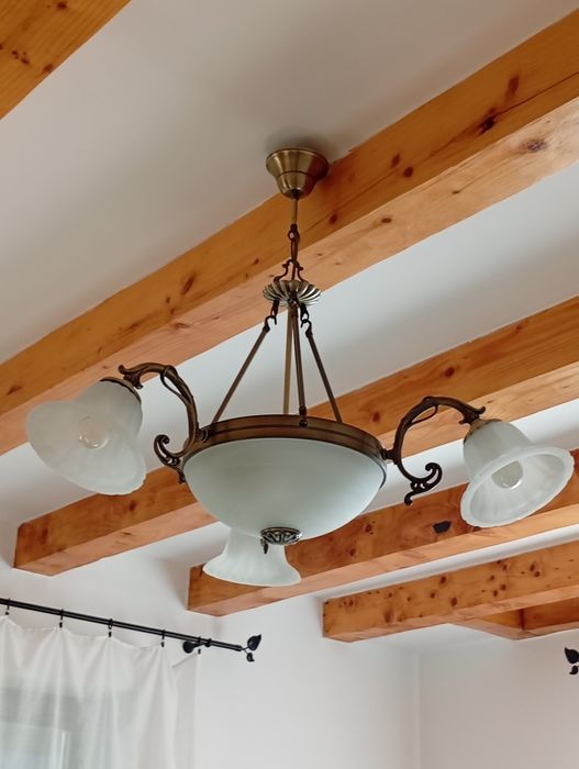 Candelabru cu trei brațe