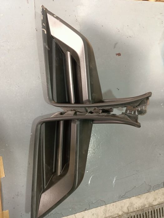 Заглушки на туманки Прадо 150