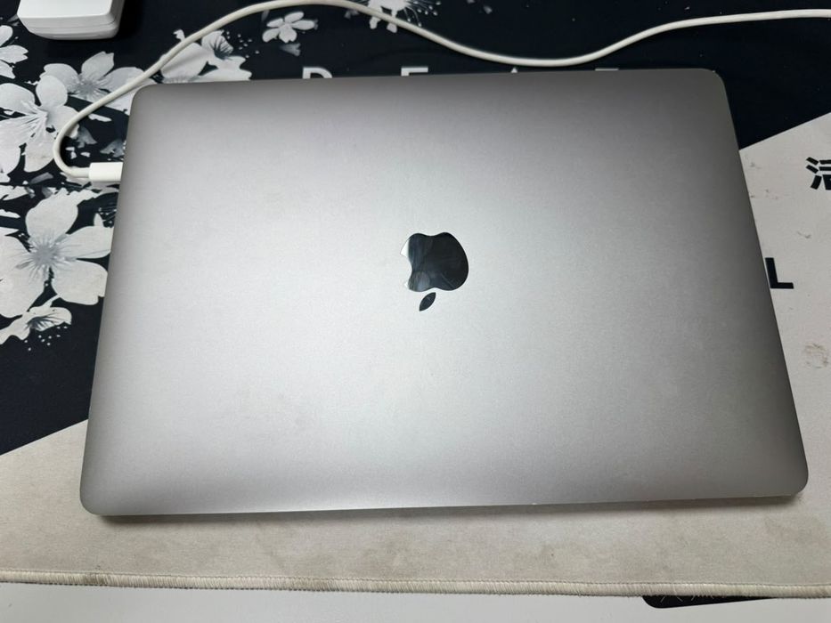 Macbook pro 13 (a2251) 16/512