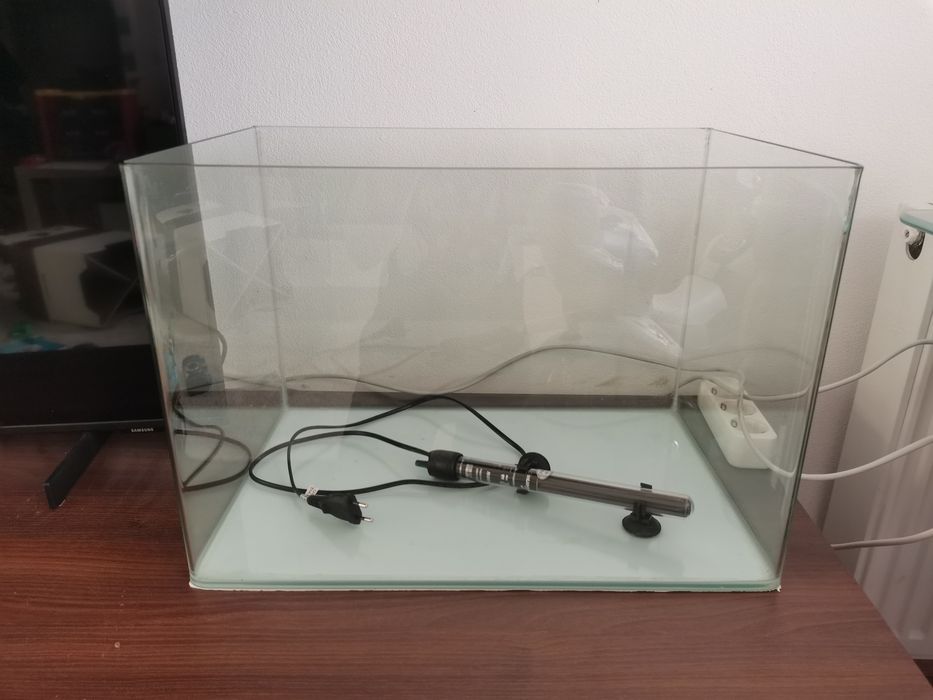 Acvariu + incalzitor