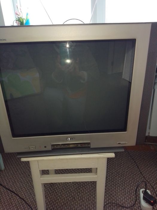 Продам телевизор