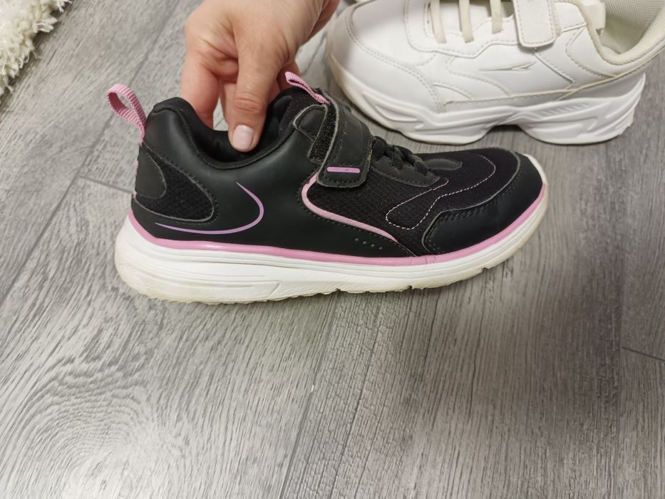 Vând încălțăminte fete