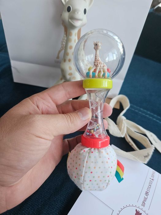 Продавам много запазени бебешки играчки Little Dutch, жирафа Софи, Стич, карти с визуални стимулации от 9.99 евро