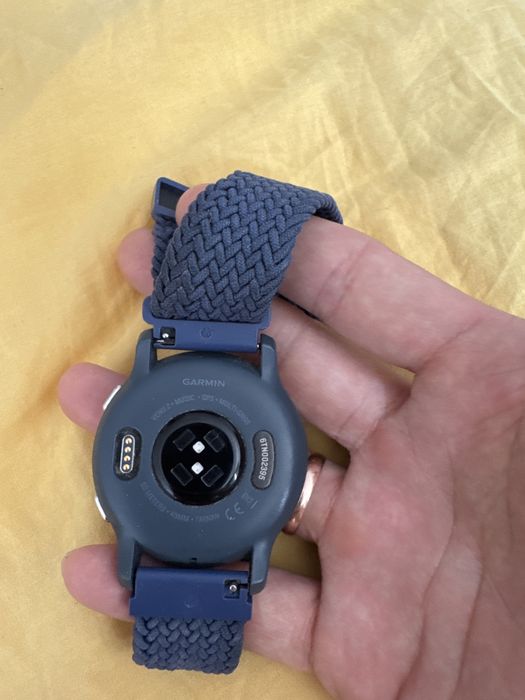 Продам б/у Garmin Venu 2