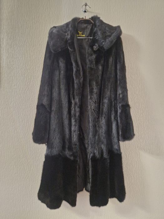 Продам норковую шубу