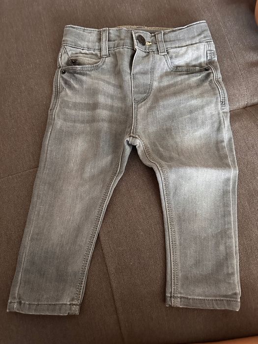 Дънки Зара за бебе момиче 6-9 месеца по 15 лв броя