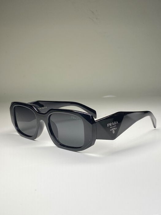 Ochelari de soare Prada | negru | toate accesoriile incluse