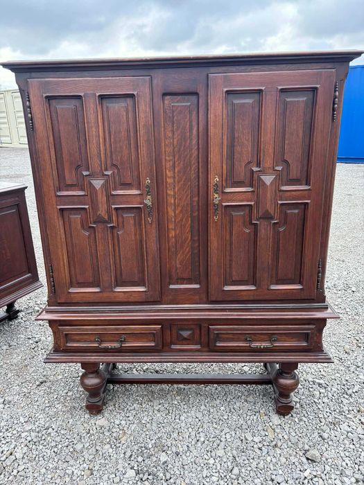 Винтидж, ретро, старинен скрин, шкаф, масичка