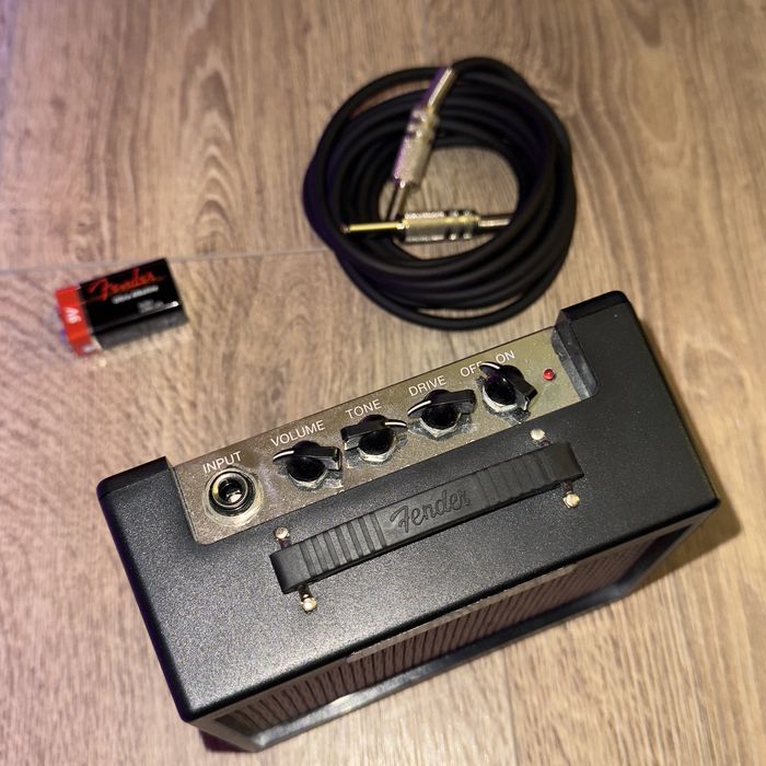 Комбоусилитель для гитары, Fender MD-20