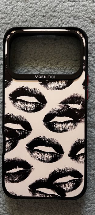 Кейс iPhone 17 pro max чисто нов mobilfox
