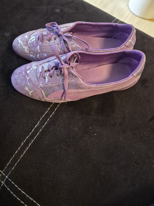 Продавач маратонки Puma