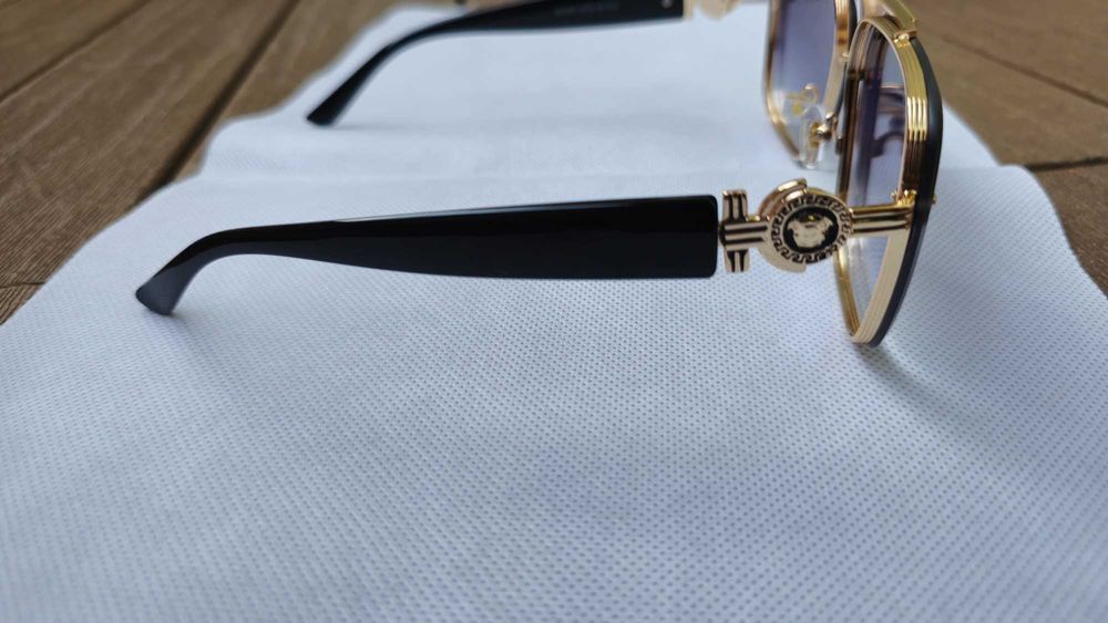 Ochelari de soare Versace lentila albastra, rama aurie