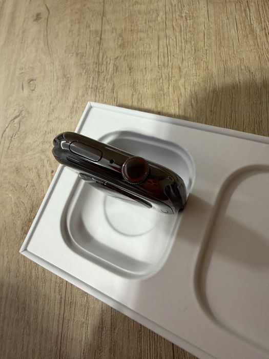 Apple Watch Series 8 45mm Graphite Stainless Steel