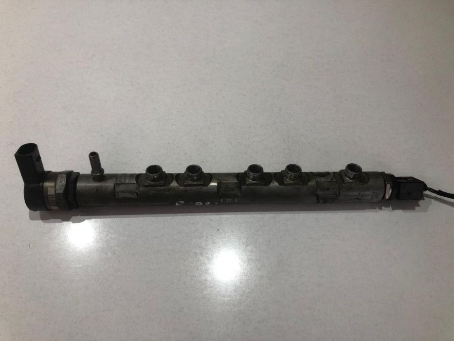 Rampa injectoare BMW Seria 3 E92 7797882 2.0d n47