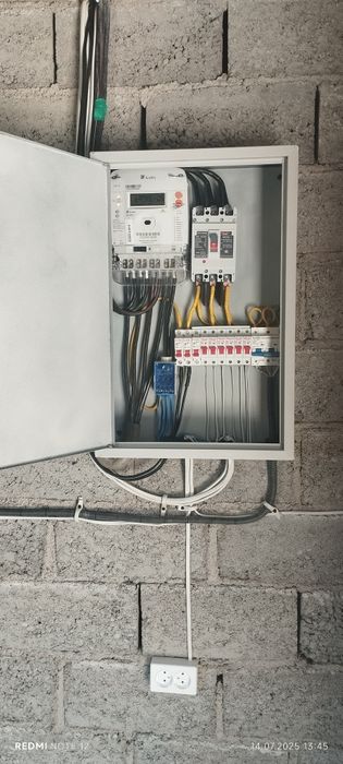 Услуги электрика, сантехника