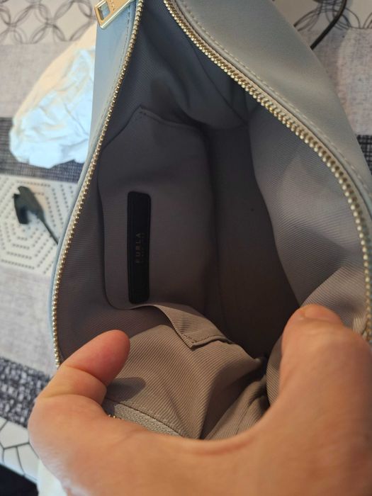 Furla чанта бледо синя, кожа