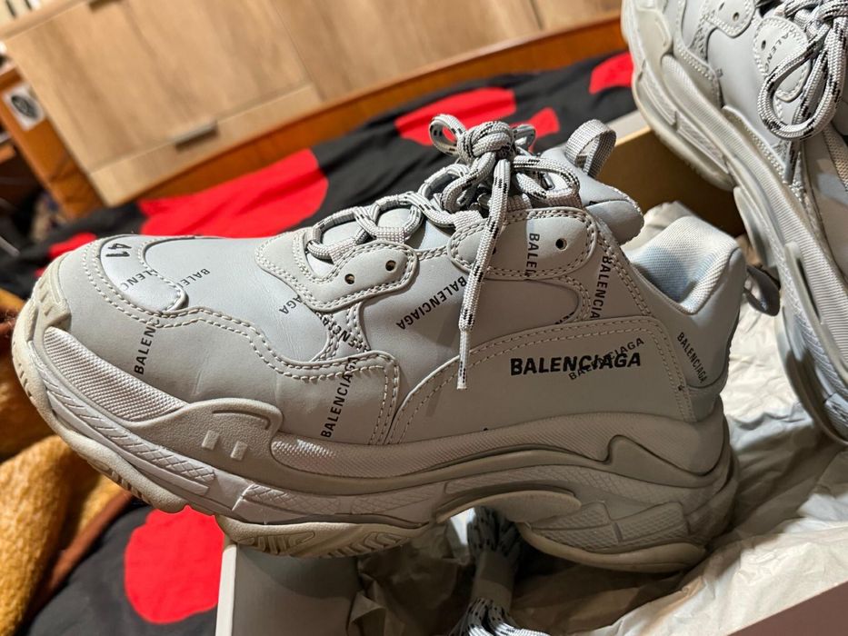 Balenciaga triple s full box