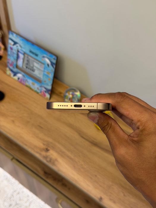 Продам iPhone 16 Pro 256 гб
