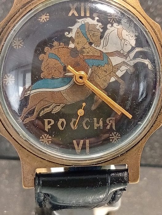 Руски мъжки ръчен механичен  часовник  ПОБЕДА ЗИМ. СССР.