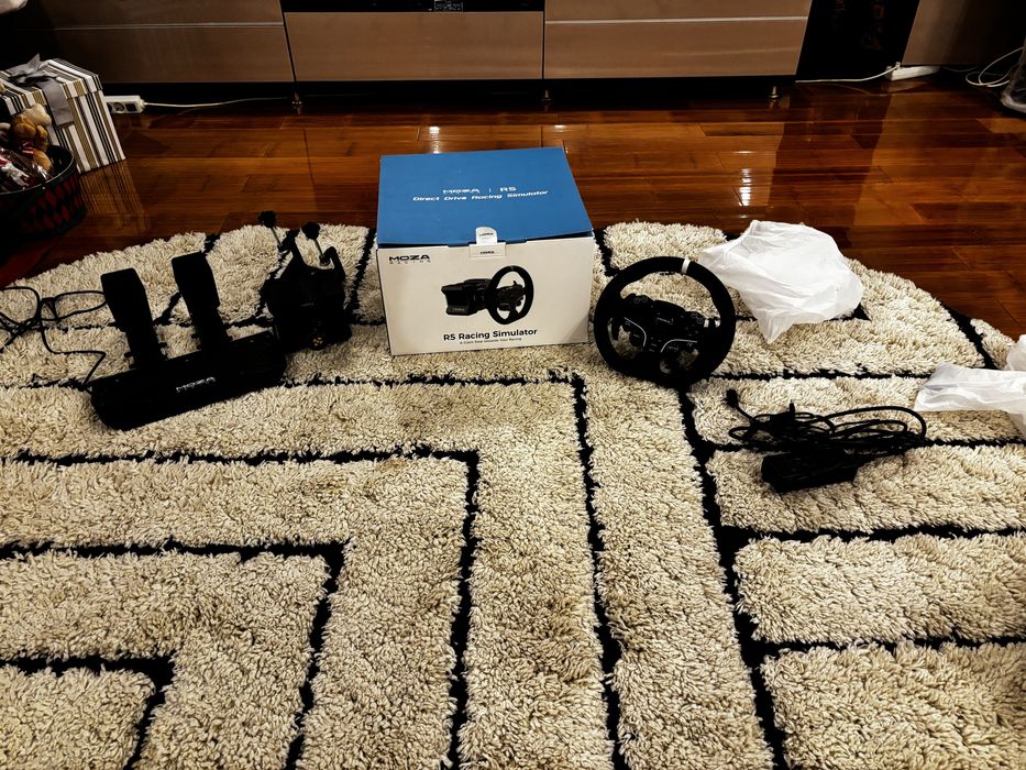 Volan gaming DD Moza R5, cu 5,5Nm cuplu, FULL BOX, IN STARE PERFECTA