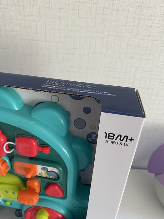 Динозавърче, дъска бизиборд, монтесори, музика и светлина