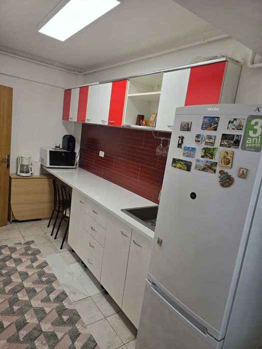 Închiriez garsoniera