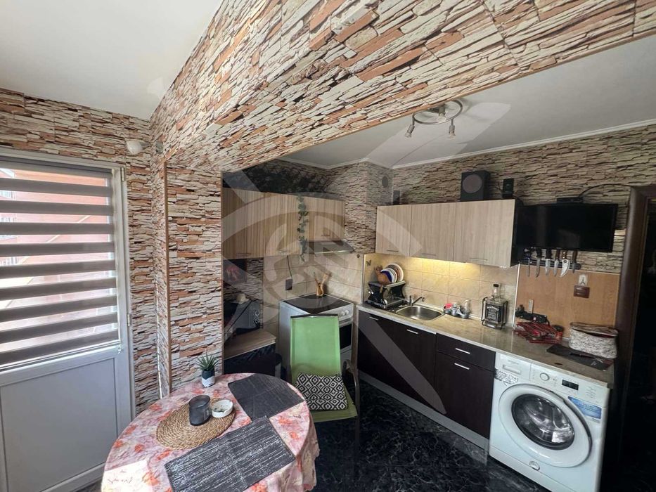 Продава се Тристаен апартамент в Айтос - 65 кв.м за 1124 €/кв.м - Снимка #1