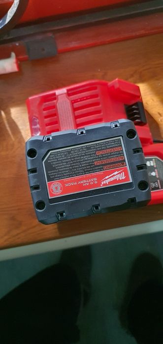 Продам аккумулятор от milwaukee m12 6A