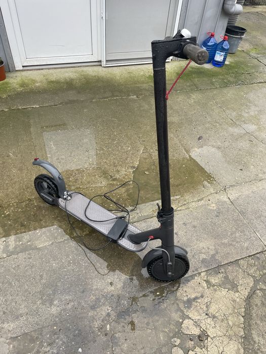 Vînd trotinetă electrică