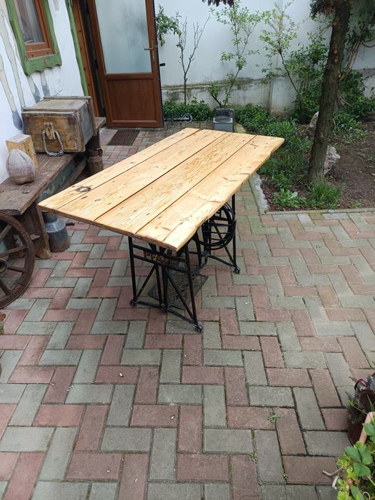 Mese exterior, terasa sau crama