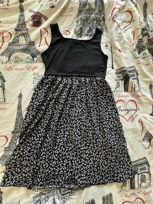 Продам 2 платья за 8000 тенге