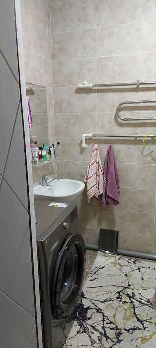 Нарпай Йули олдида  Янги Хаёт домида 2хонали квартира